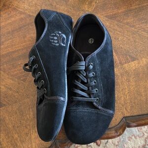 Ursus  Black Suede Men's workout Shoes by Bearfoot sz.13